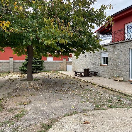 Les Oliveres - apartamento Vilafant Extérieur photo